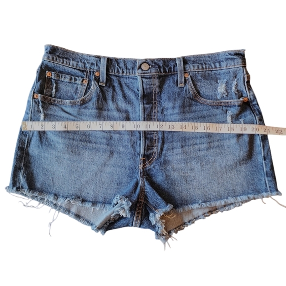 Levi's 501 raw hem button-fly high waist denim shorts 34" waist - Picture 8 of 12
